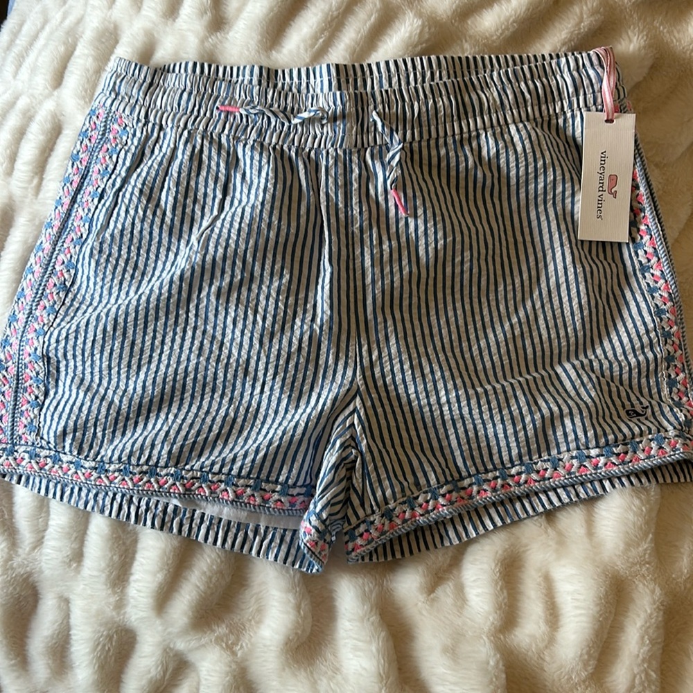 BRAND NEW vineyard vines shorts